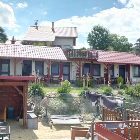 Penzion Nad jezerem Pavlov Exterior foto