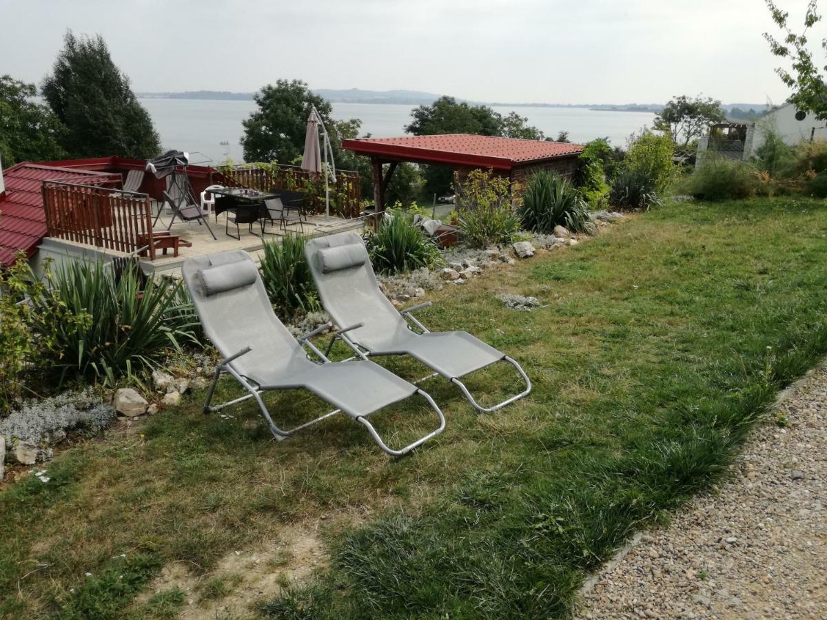Penzion Nad jezerem Pavlov Exterior foto