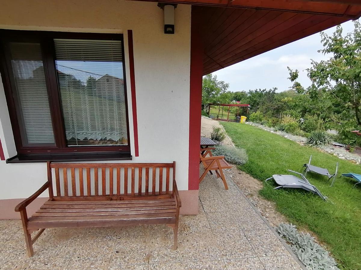 Penzion Nad jezerem Pavlov Exterior foto